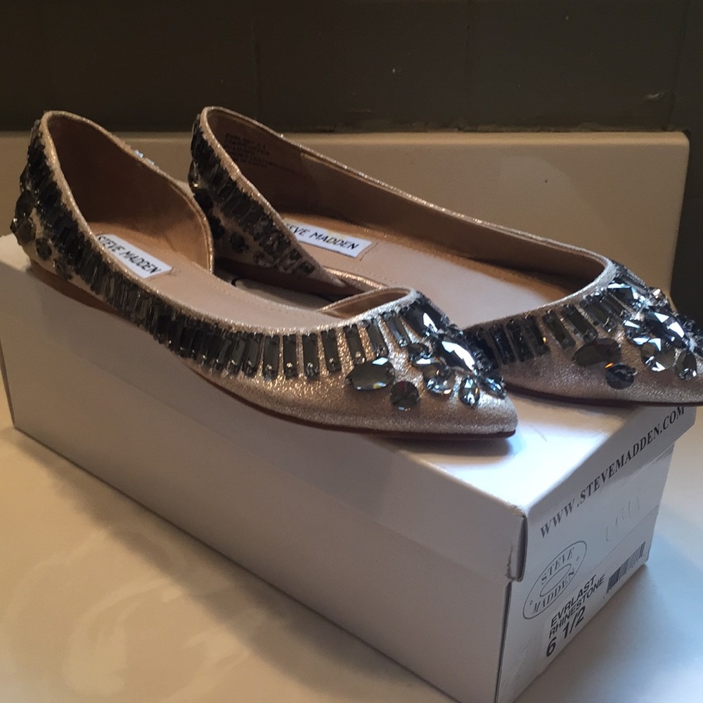 Never Worn! Steve Madden Everlast Rhinestone flats
